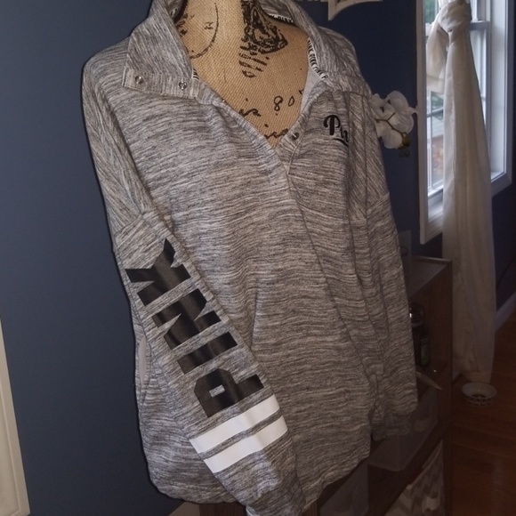 Victoria's secret Pink sweater - Picture 2 of 2